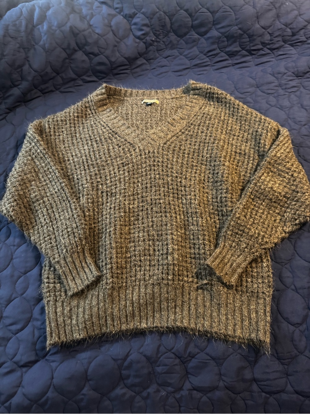 American Eagle Outfitters Olive Green V-Neck Chunky Knit Sweater